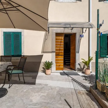 Mare - Beachfront Apartman Rabac